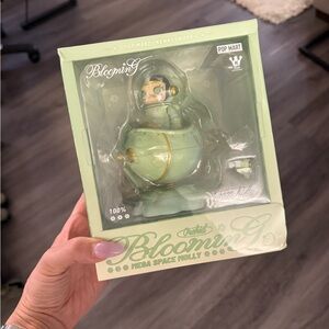Blooming Mega Space Molly Figure - Green